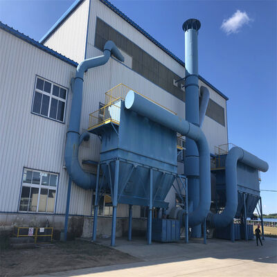 El equipo de recolección de polvo del filtro de mangas de pulso en la cola de la máquina de sinterización en la planta siderúrgica